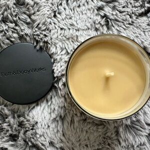 BATH & BODY WORKS Small Autumn Leaves Scented Candle (burn time ~50 hours) NWOT